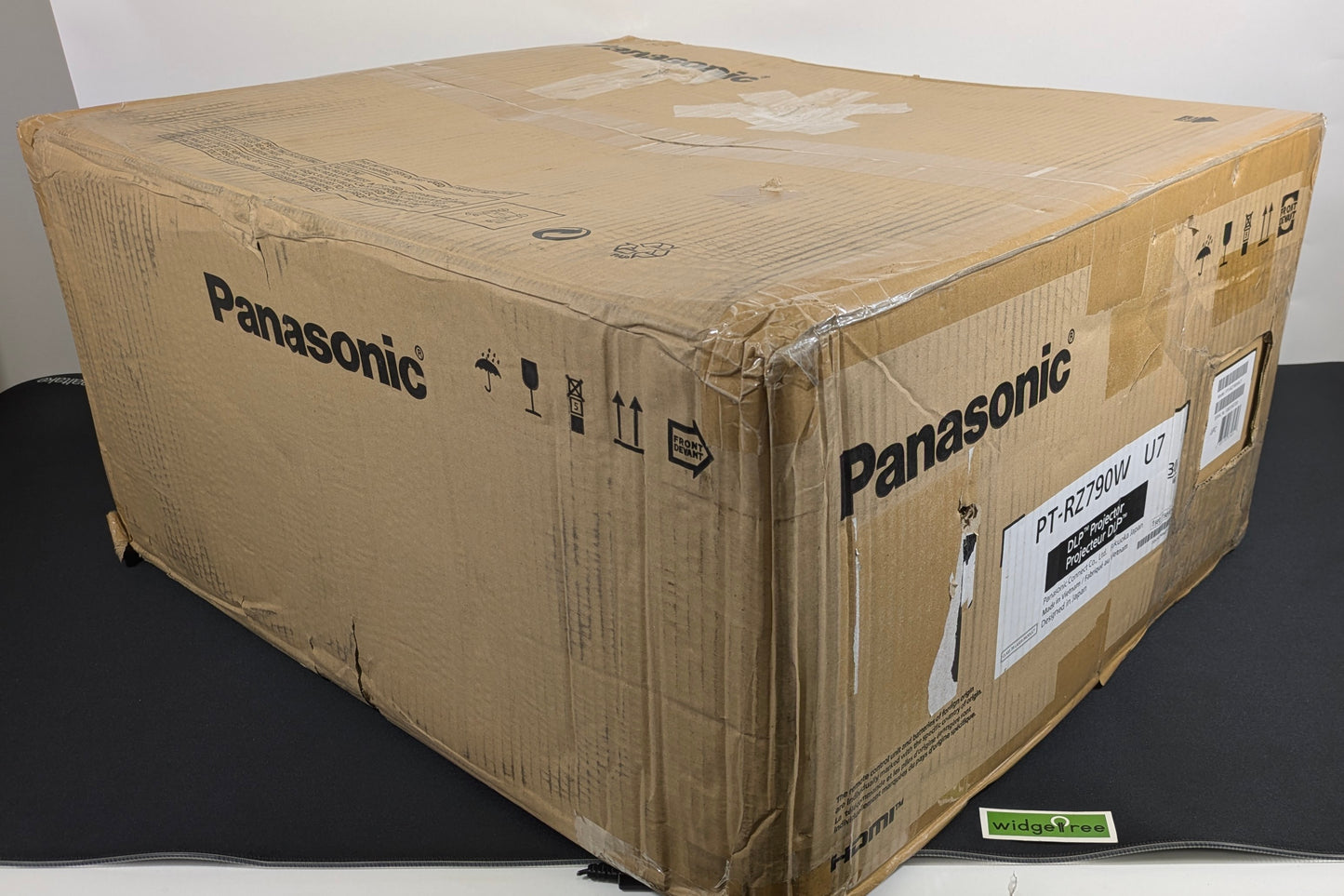 Panasonic 7000-Lumen WUXGA 4K DLP Laser Projector - PT-RZ790WU7 / New