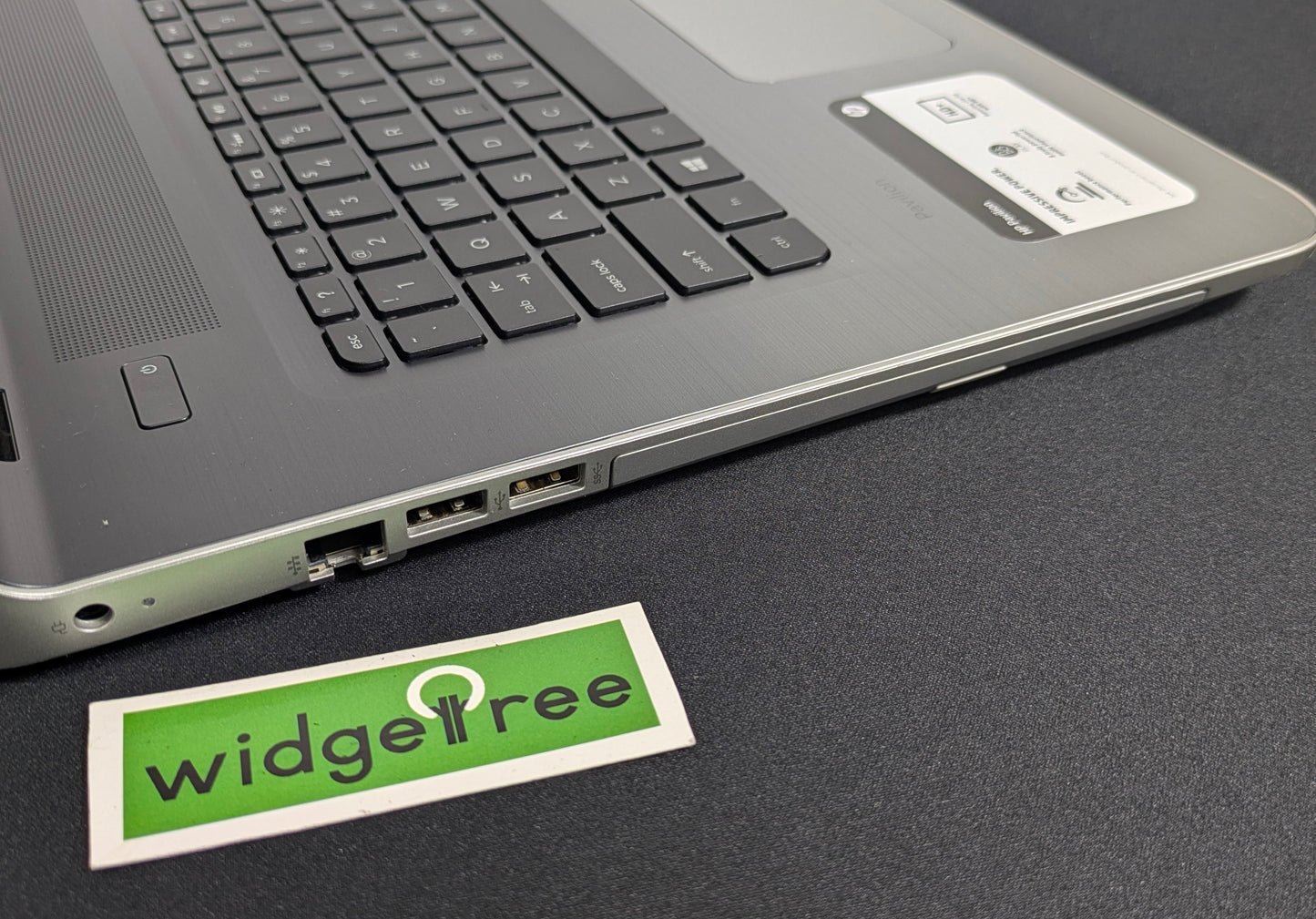 HP Pavilion 17-g120nr 17.3" AMD A8 7th 4GB 750GB HDD Laptop - N5P49UA#ABA / Reconditioned