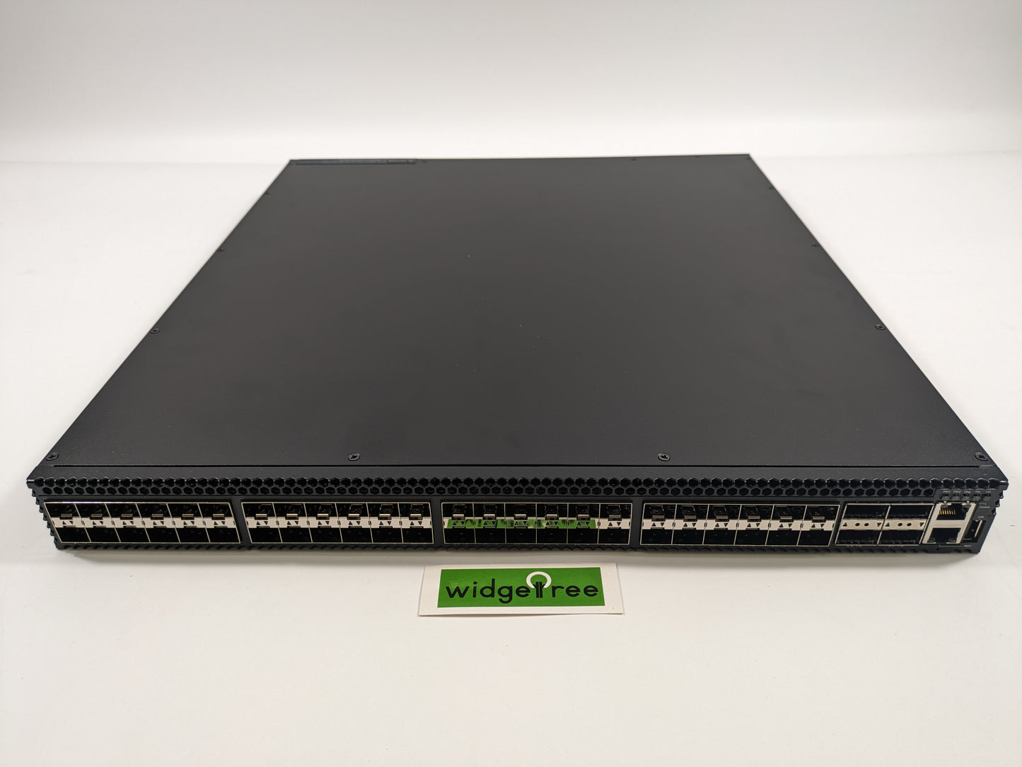 Edgecore 48x Managed Gigabit PoE Ethernet Switch - 5610-52X-O-AC-F-US / Used