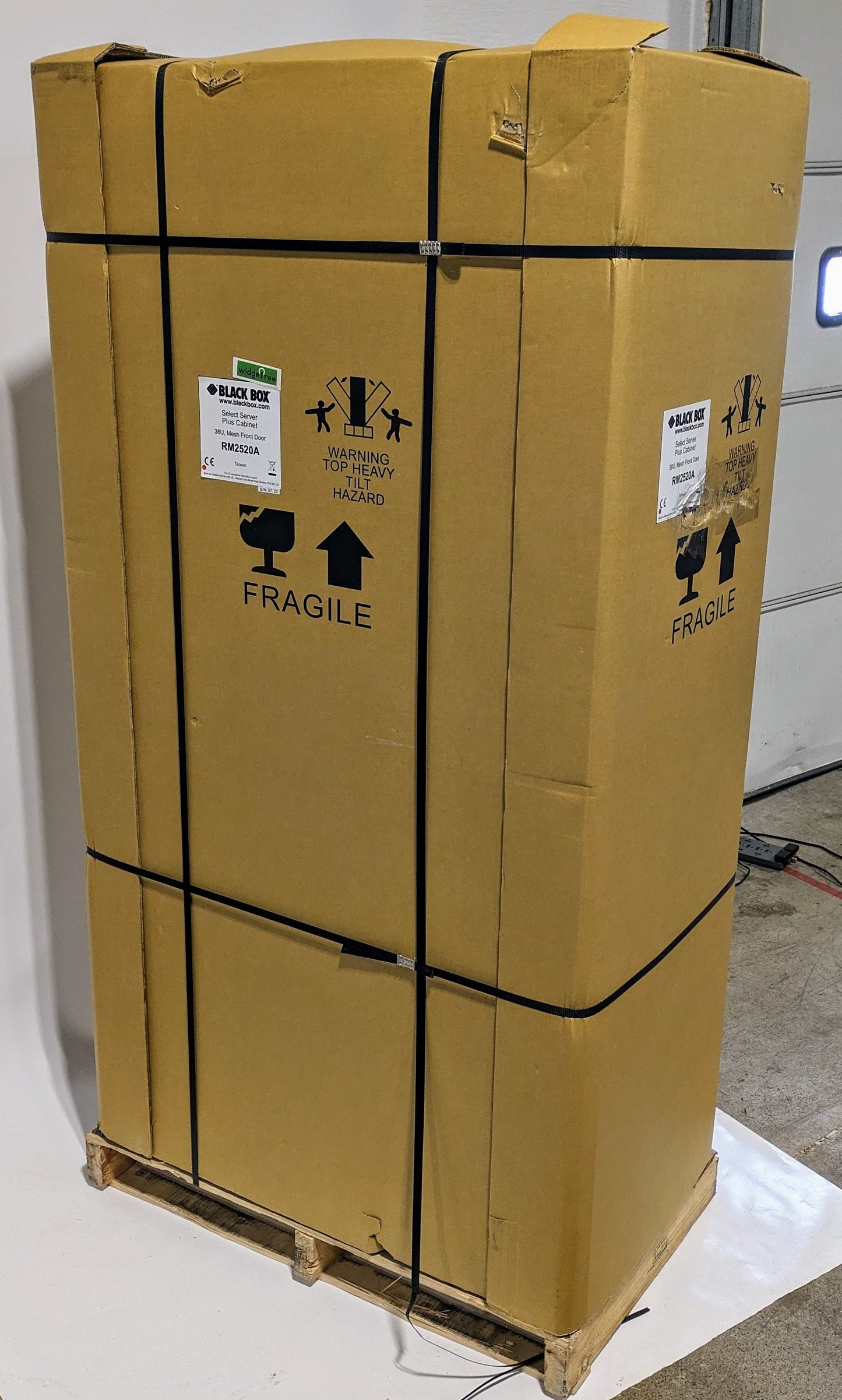 Black Box Select Server Plus 38U Mesh Door Cabinet - RM2520A / New