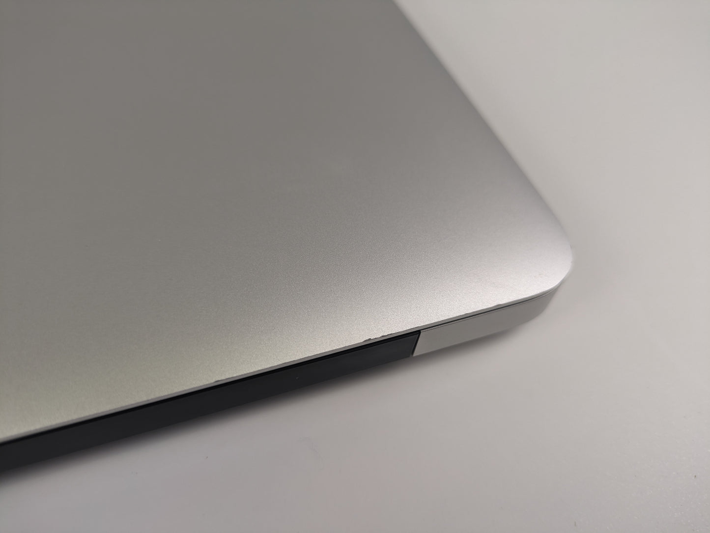 Apple MacBook Air A1466 13" Core i5-5250U 4GB 128GB SSD Laptop - MJVE2LL/A Reconditioned