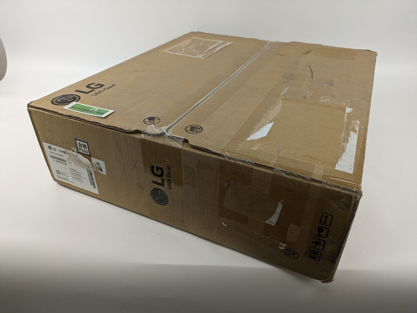 LG 21.3" QXGA IPS LCD Medical Monitor - 21HQ513D-B / New