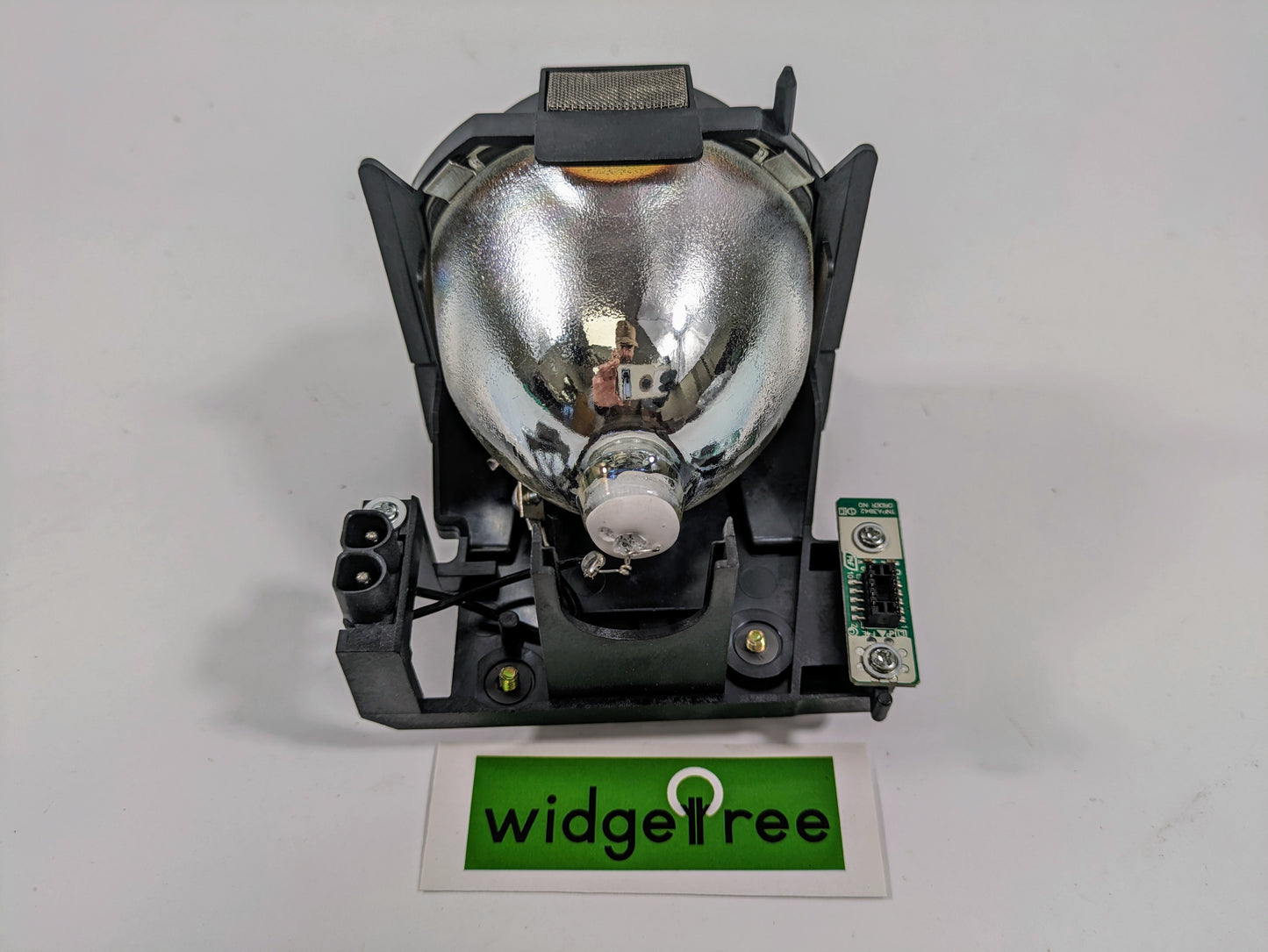 BTI Panasonic Replacement 60W Projector Lamp - ET-LAD60W-BTI /  Used