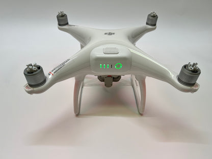 DJI Phantom 4 Drone w/rc - WM330A/GL300C