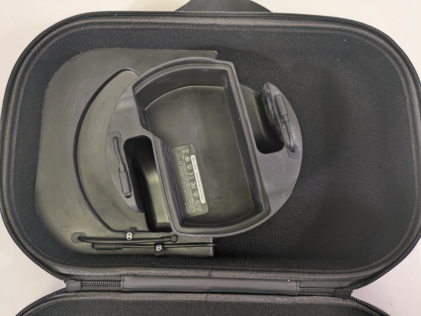 HTC Vive Focus 3 Charging Case - 99H20712-00