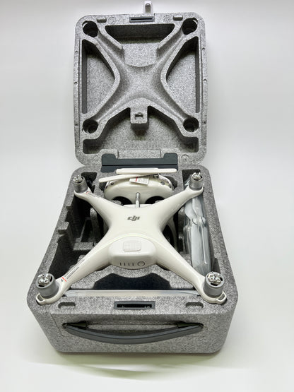 DJI Phantom 4 Drone w/rc - WM330A/GL300C