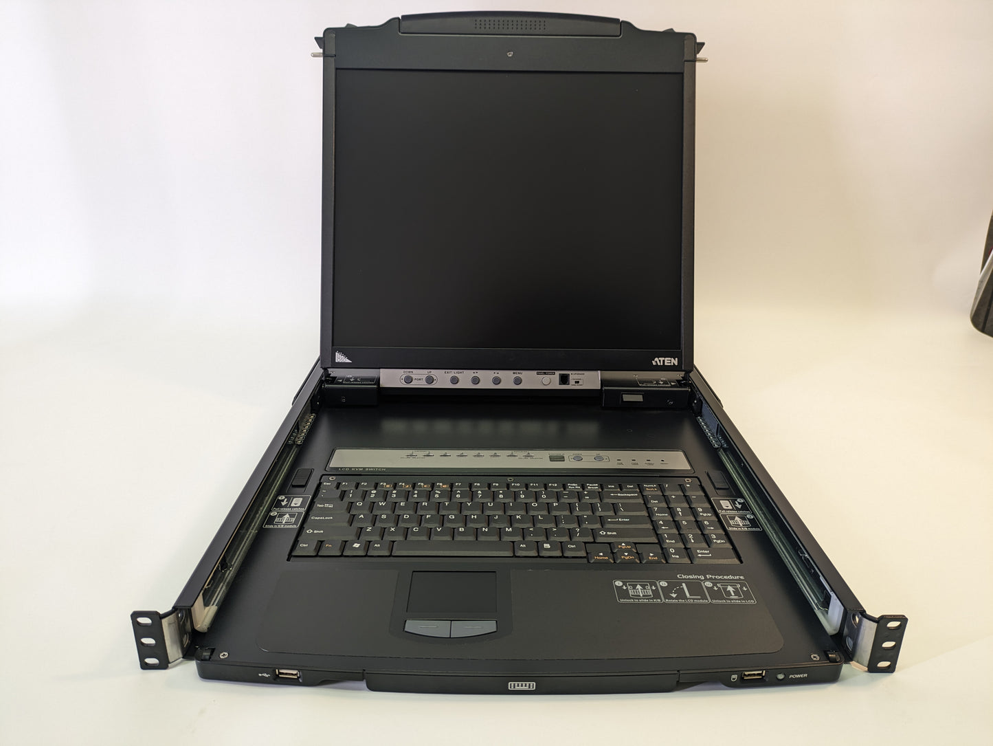 ATEN 19" 8-Port Dual Rail Rackmount LCD KVM Switch - CL5808N-A1A-AAB /  Reconditioned